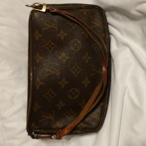 Authentic Louis Vuitton Monogram Pochette Bag